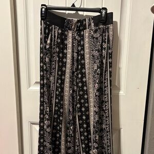 Elegant Black and Cream Patterned Skirt